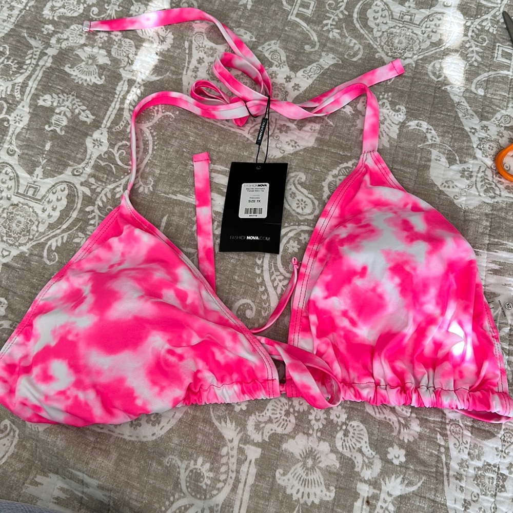 NWT FASHION NOVA SWIM TOP SIZE 2X